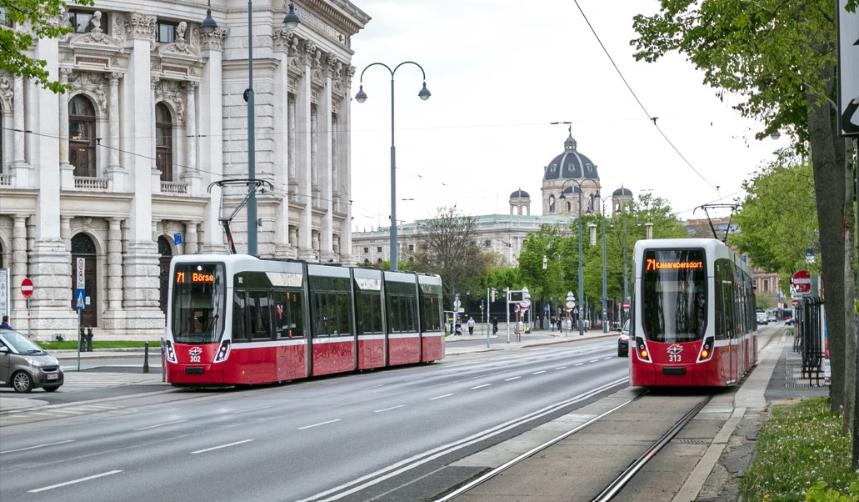 two Flexity trams in front of the Burgtheater